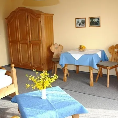 Apartment Appartementhaus Mit Balkon Und Gemeinschaftsgarten *